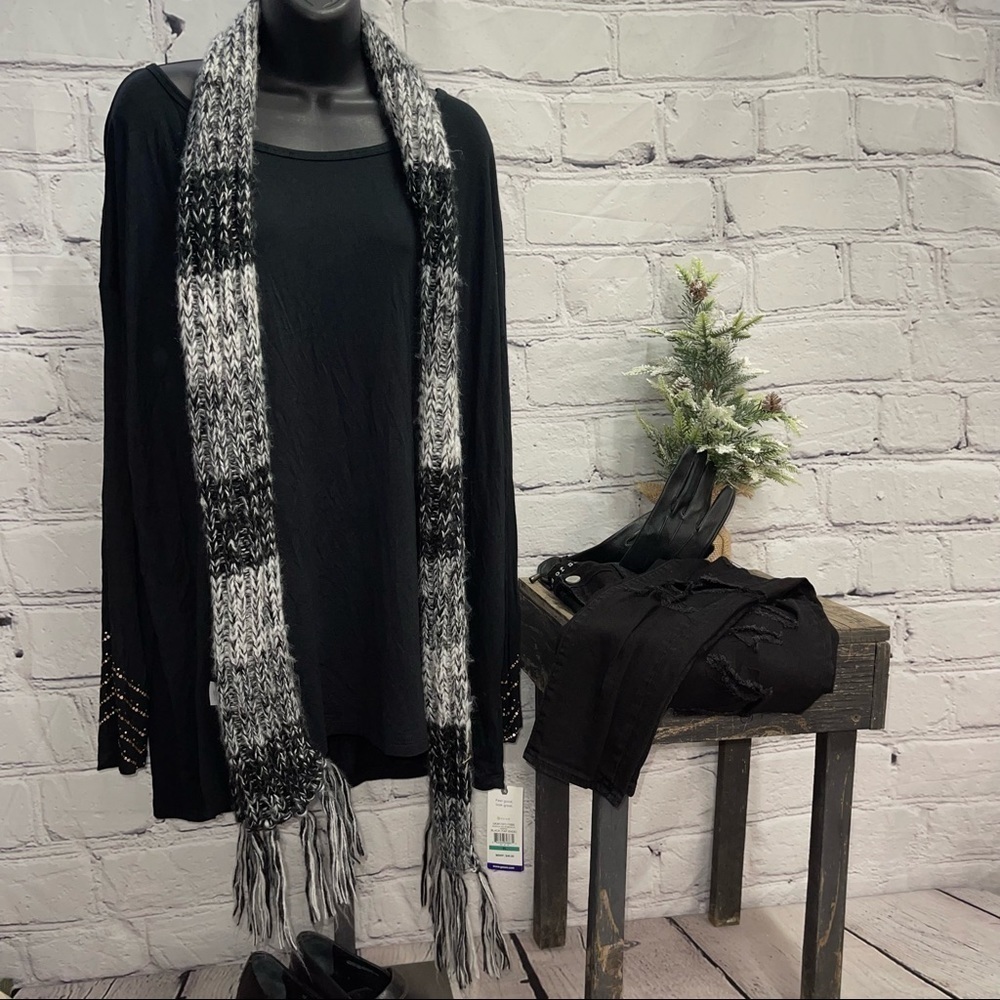 Screamer knit fringe scarf